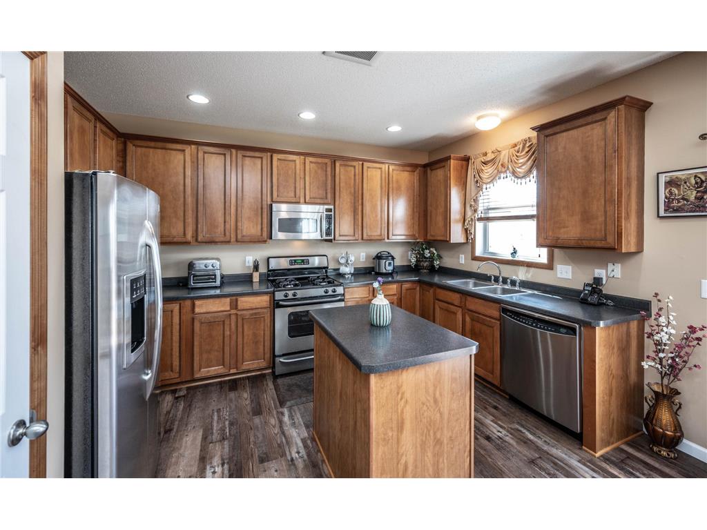 1814 Penstemon Lane, Shakopee, MN 55379-3162