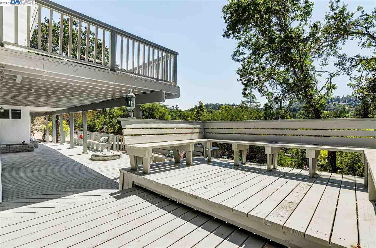 6 Saint James Ct, Orinda 