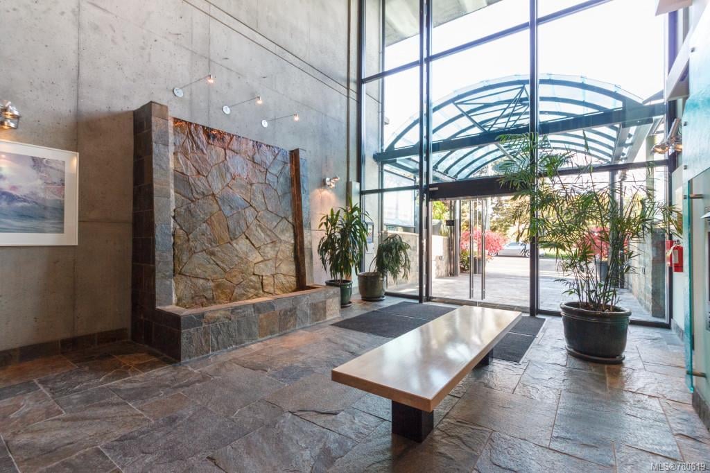 103-21 Erie St