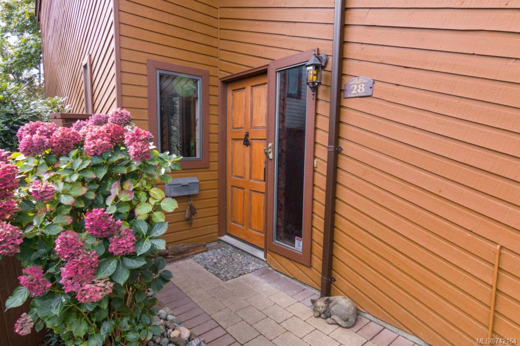 28 Falstaff Pl