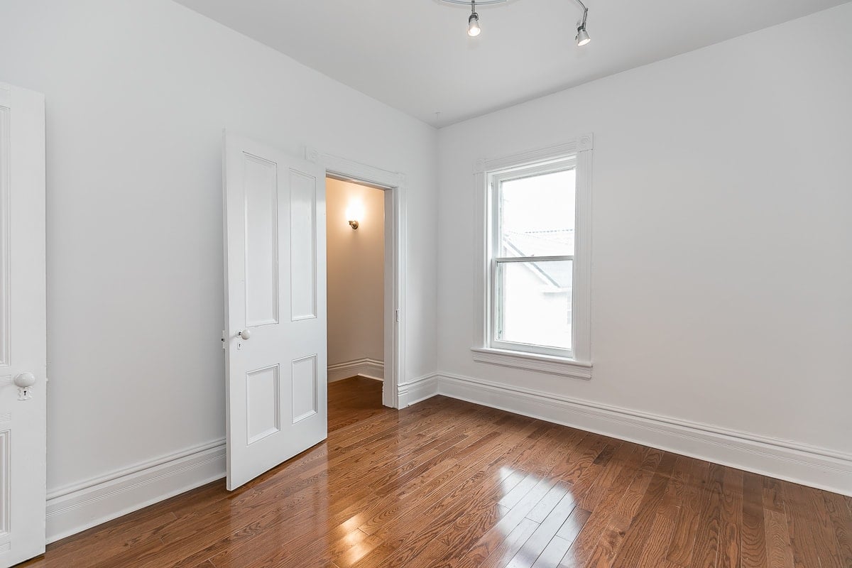 New Lisiting: 180 Lorne Ave