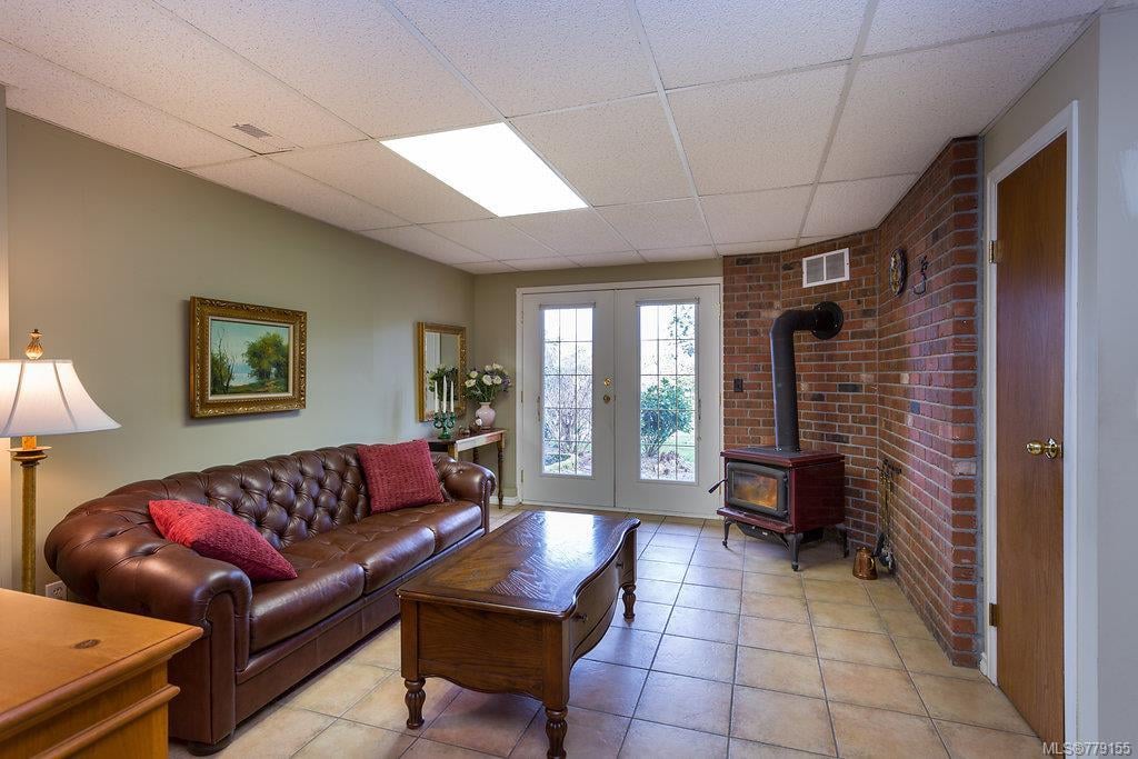 592 Cove Cres