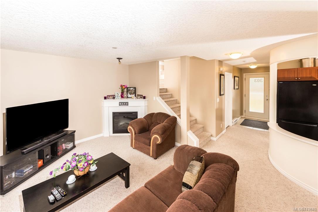 303-908 Brock Ave