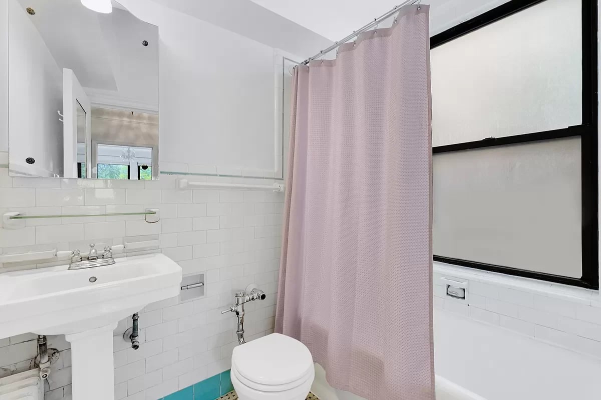 327 Central Park West Unit: 3B