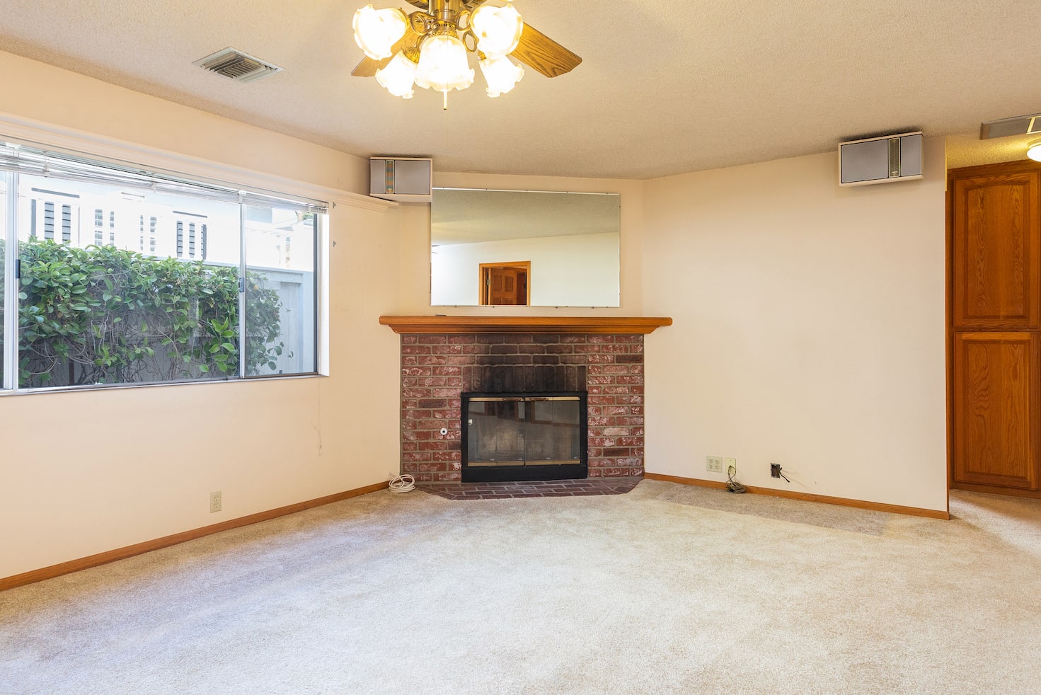 1326 Pine St, Sunset Park