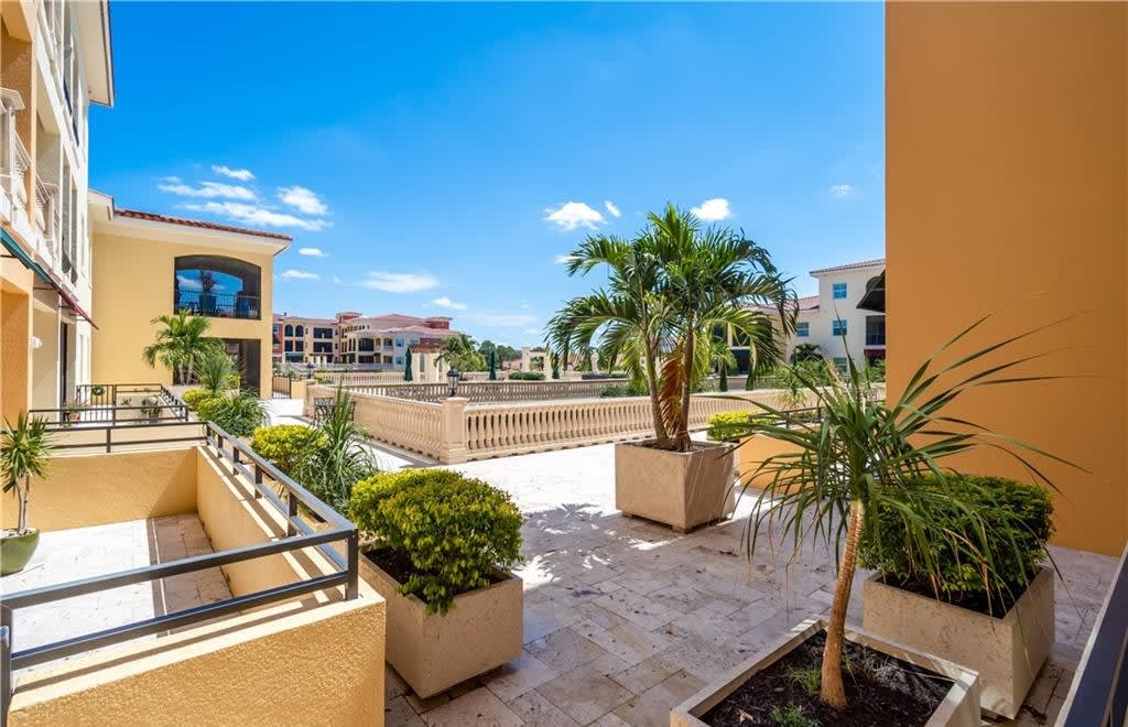 21530 Strada Nuova Cir #210