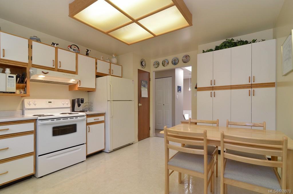 2641 Selwyn Rd