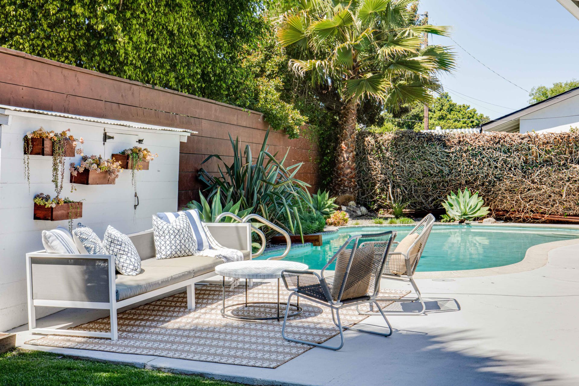 389 Mira Loma Pl