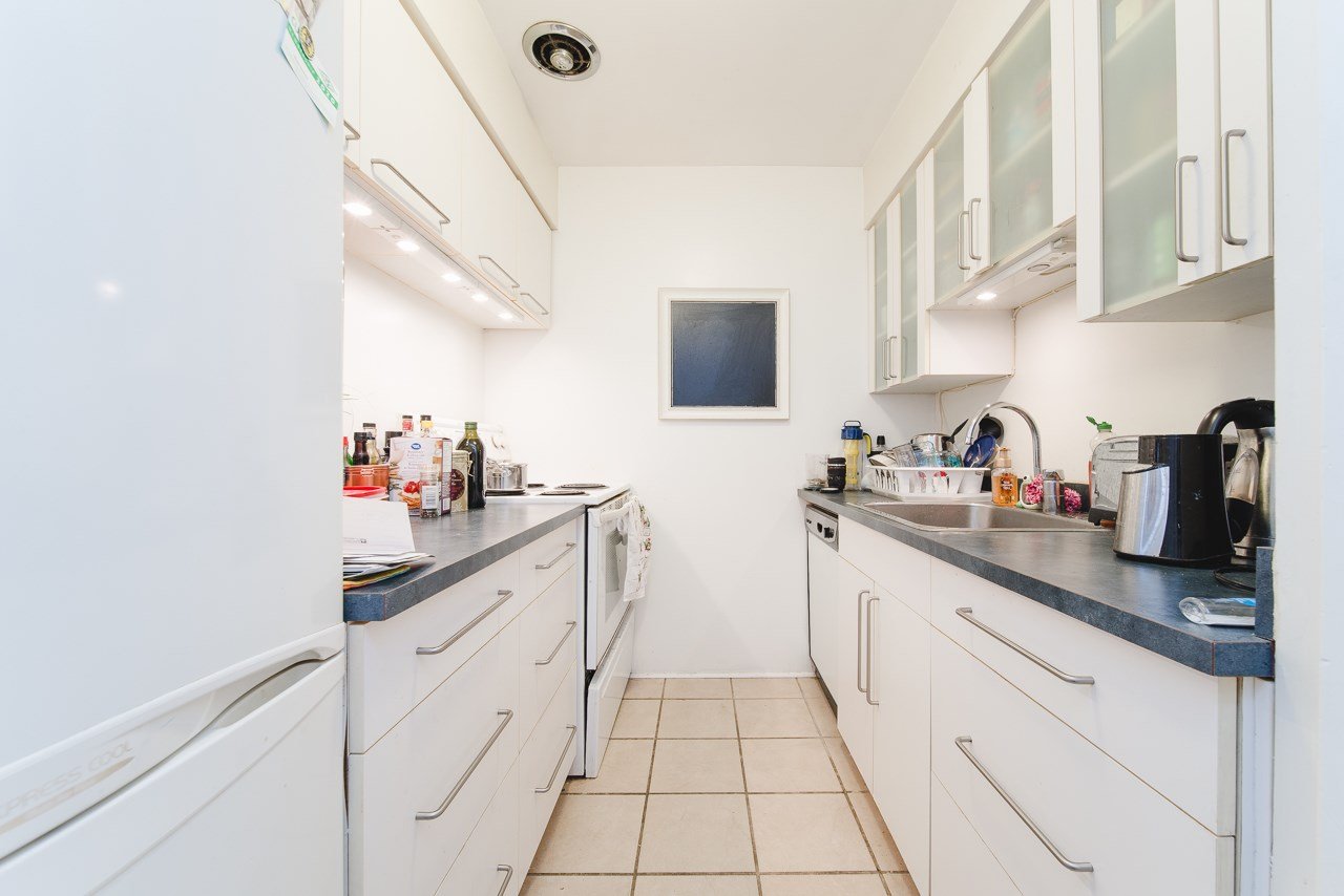 302-1050 Jervis St