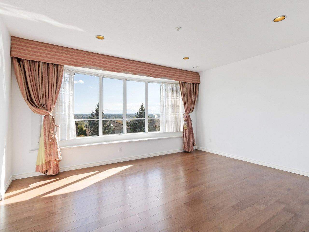 2311 Burquitlam Dr