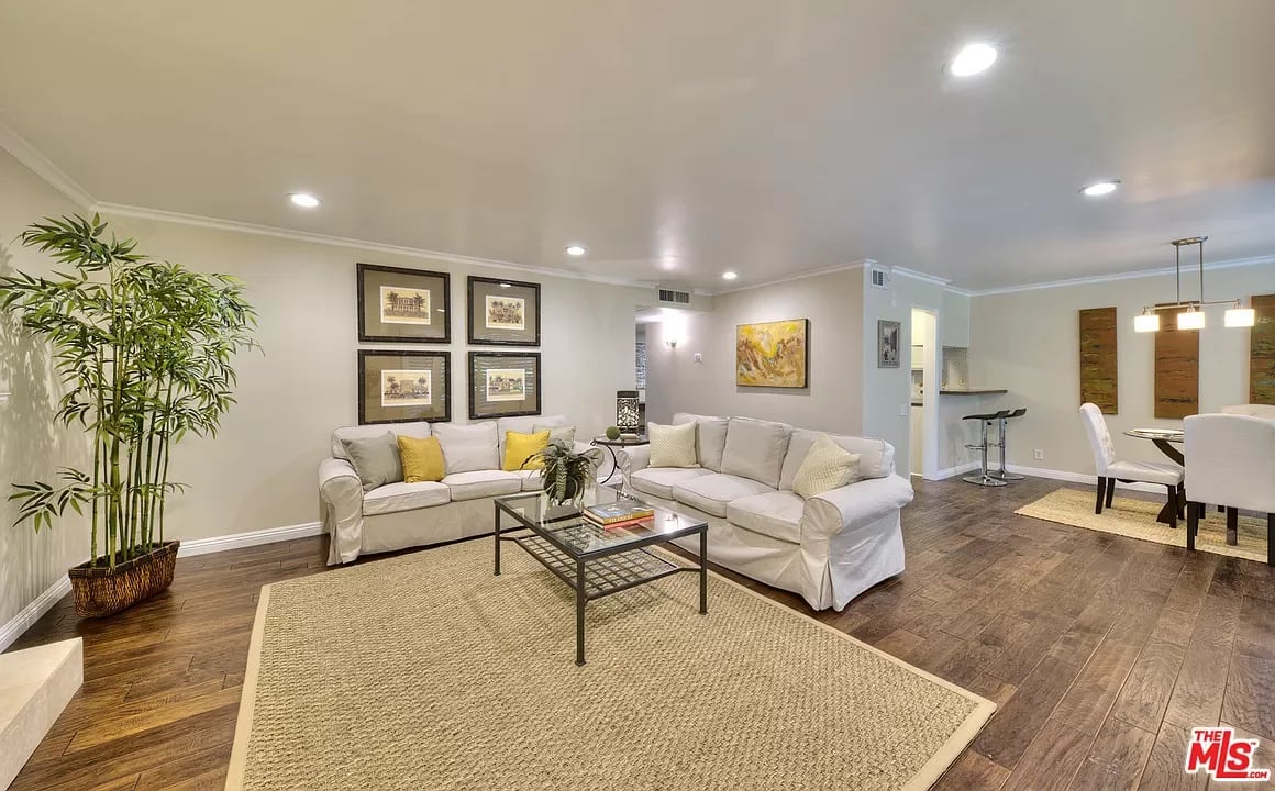 1888 Greenfield Ave #202