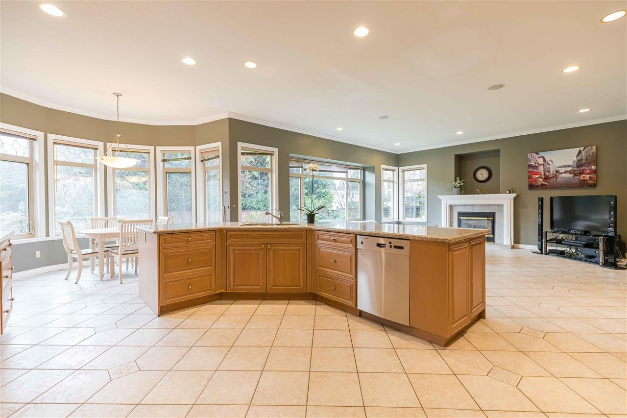 2221 Tanager Place, North Vancouver
