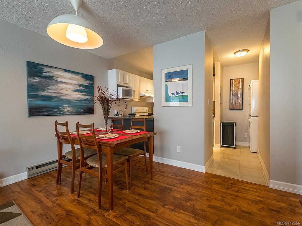 2306 Fernwood Rd, Victoria