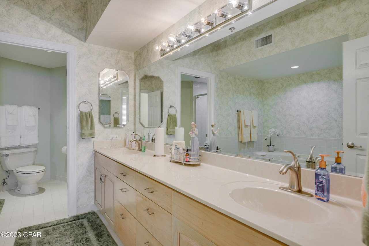 6323 THOMAS Drive Unit 802A