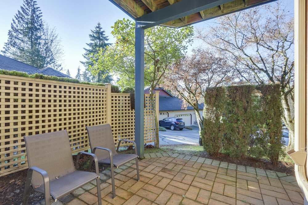 1120 Strathaven Dr