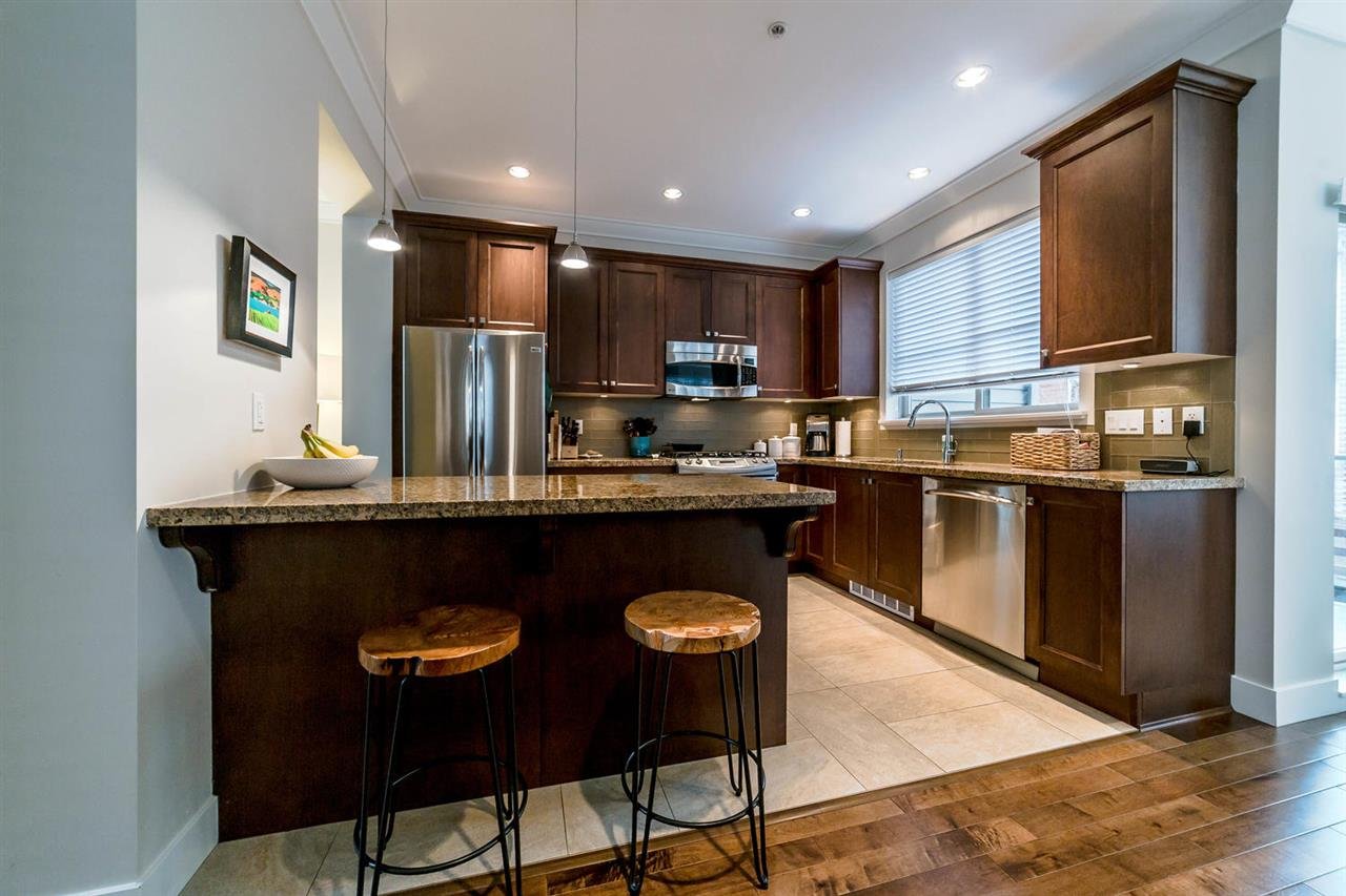 1-897 Premier St