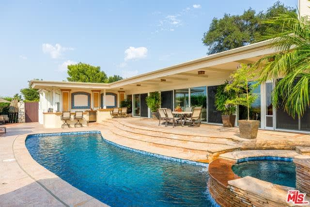The Ins & Outs of Luxury Los Angeles Real Estate