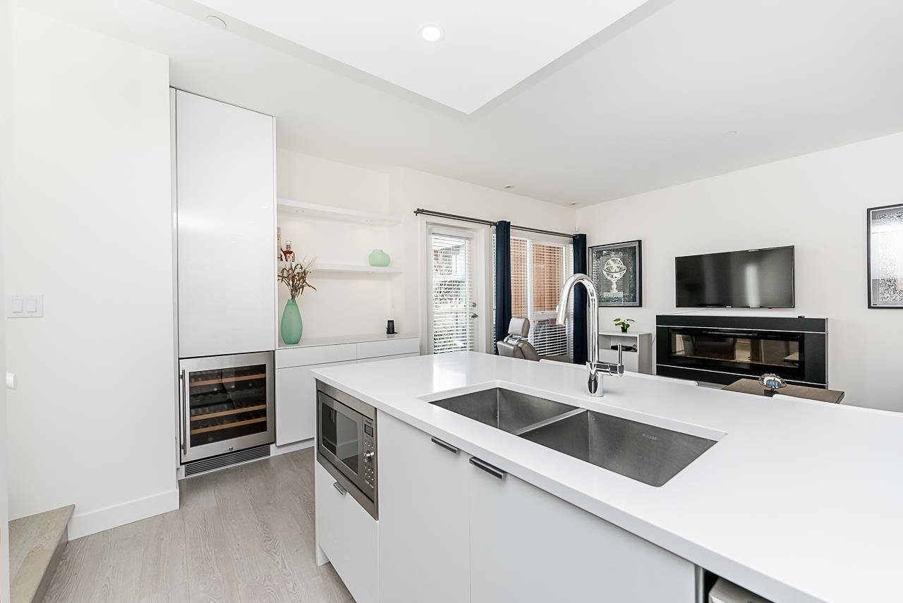 15-3596 Salal Drive, North Vancouver