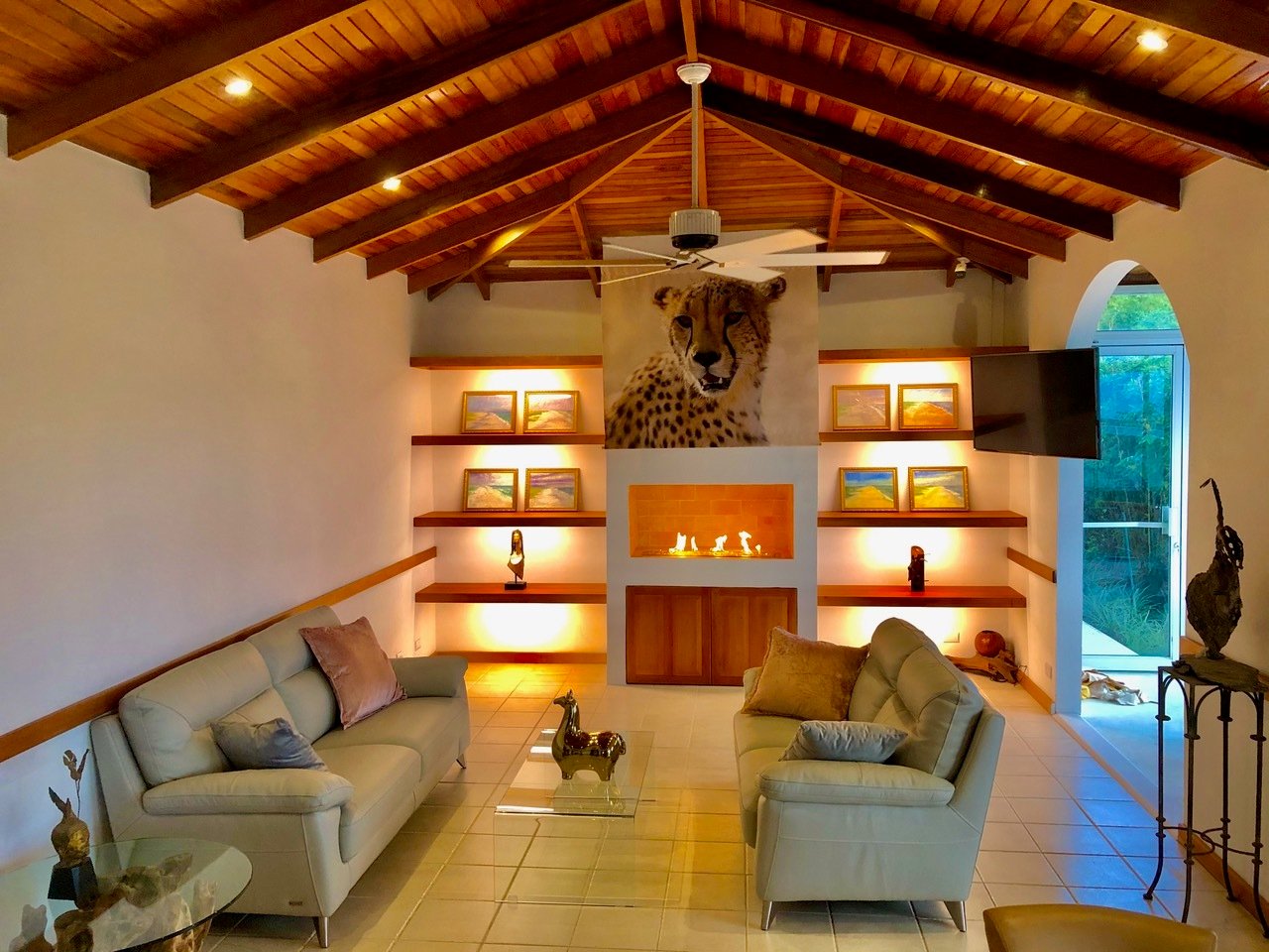 Modern Gated Volcano View Home, Lake Arenal, Alajuela