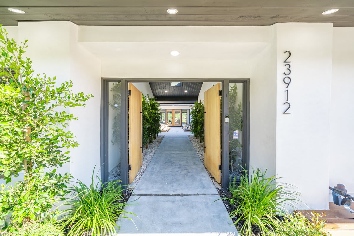23912 Hillhurst Drive