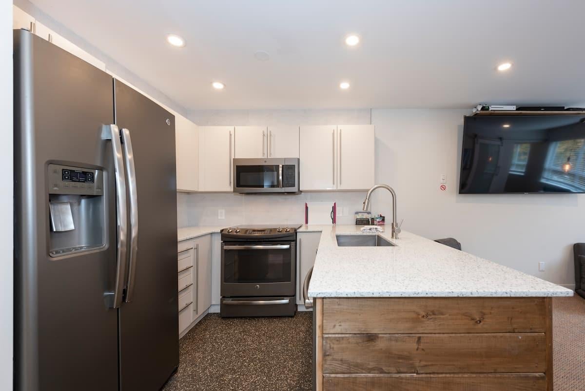 249-4340 Lorimer Rd
