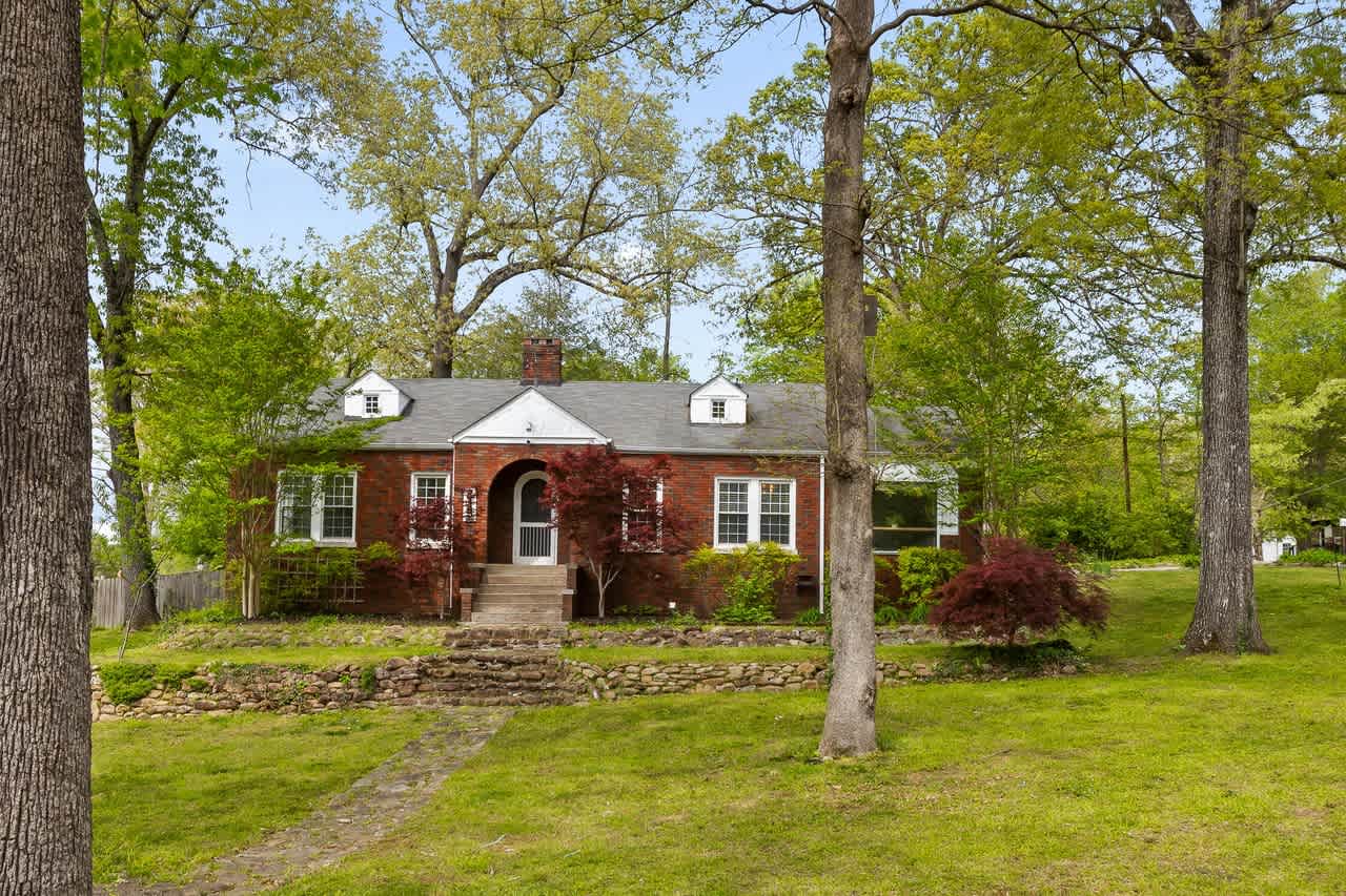215 Woodrow Ave