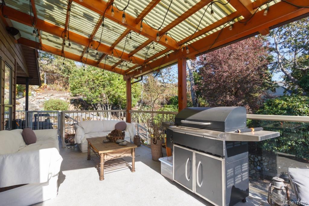 1222 Crown Cres