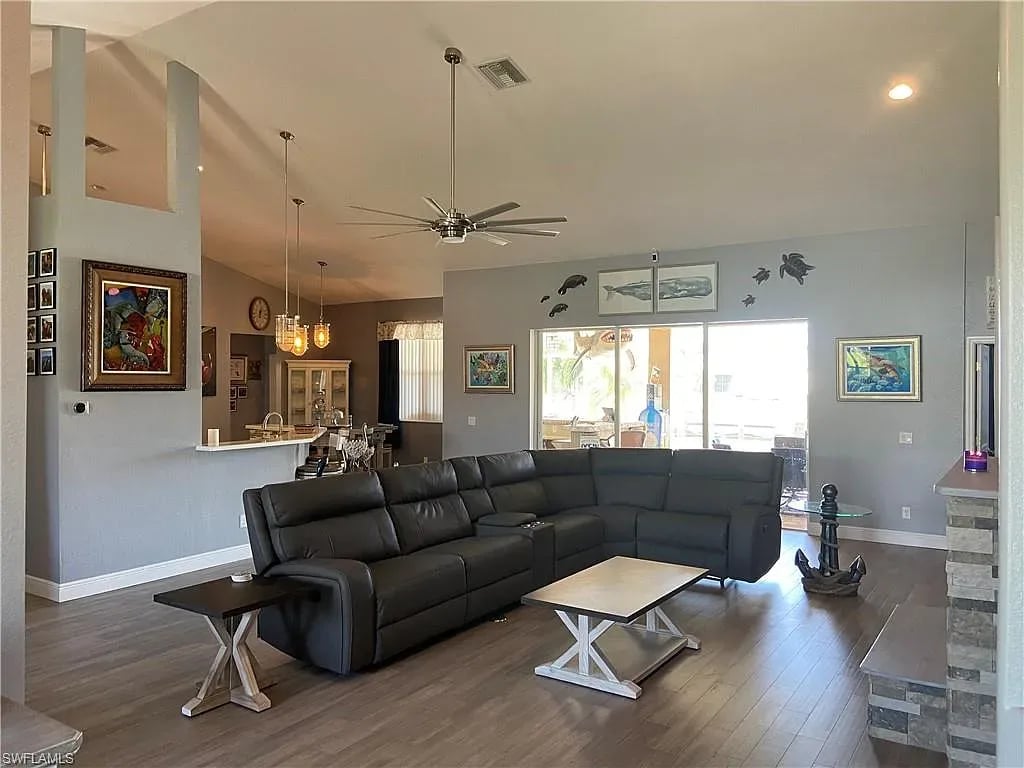 138 SE 29th St
