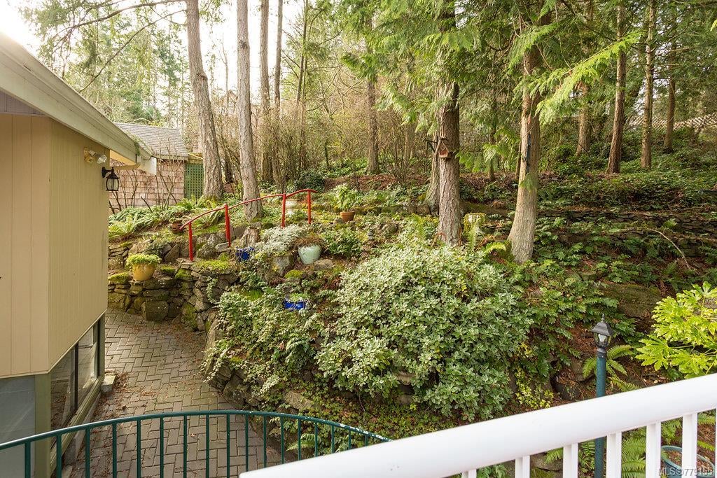 592 Cove Cres