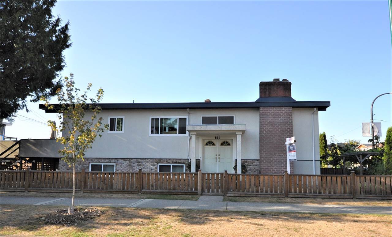 691 E 29th Ave