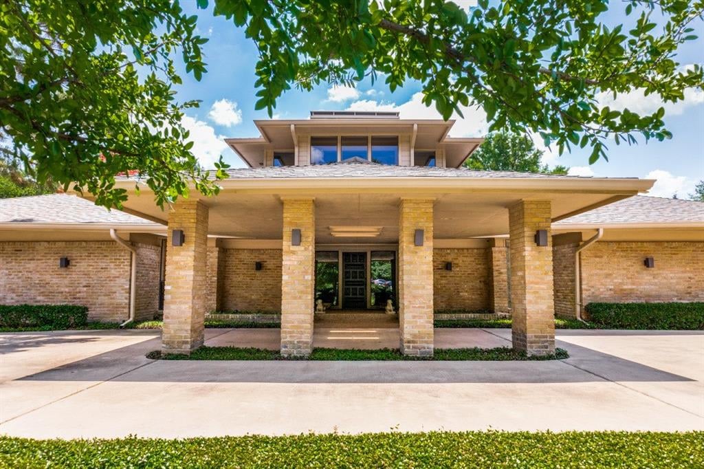16814 Club Hill Dr