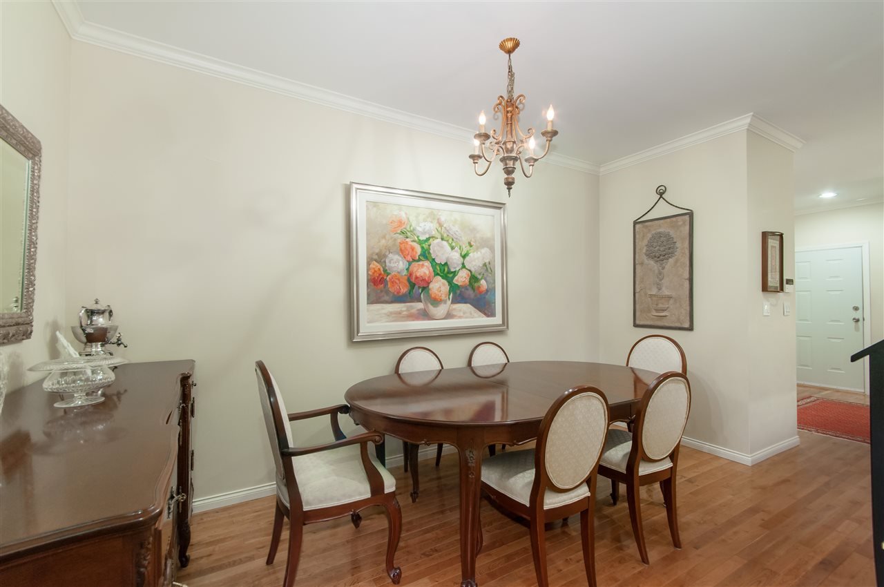 B 25 Glenmore Dr