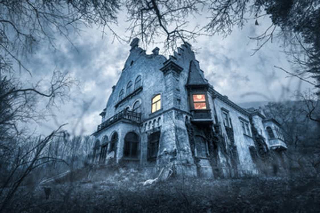 Top Famous Haunted Houses in America