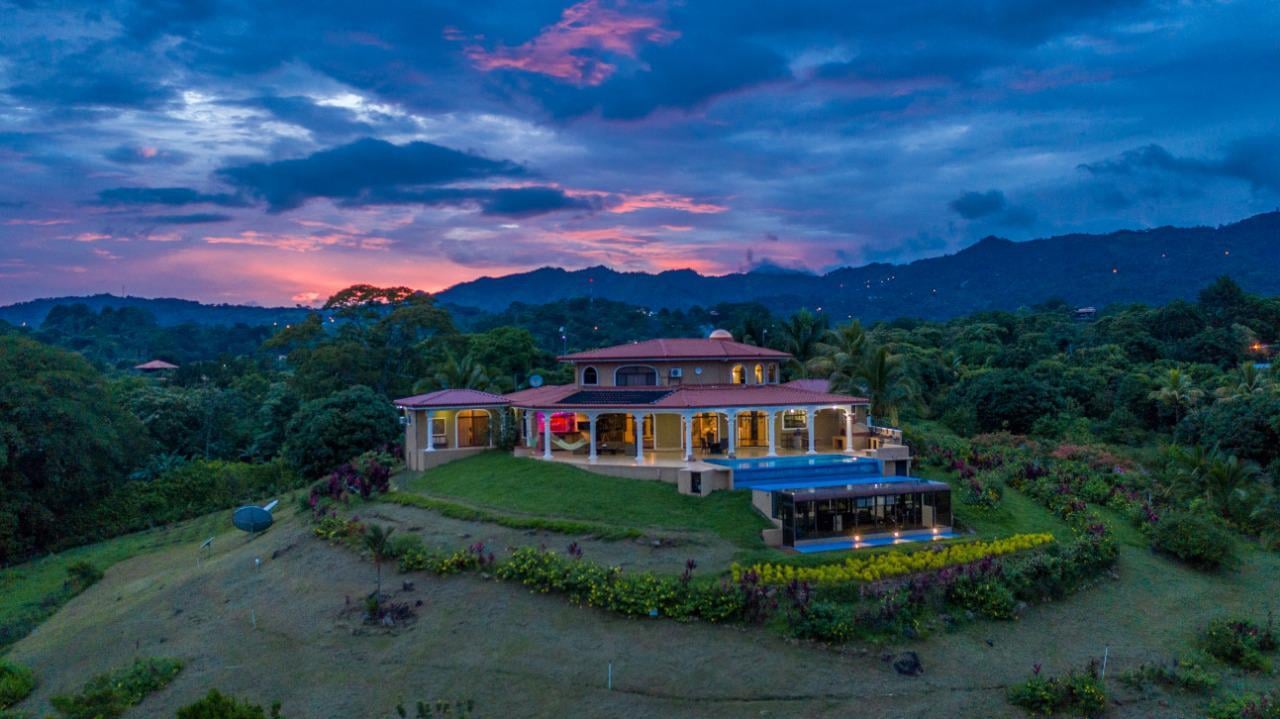 Waterfall Coffee Estate Villa, Atenas, Alajuela