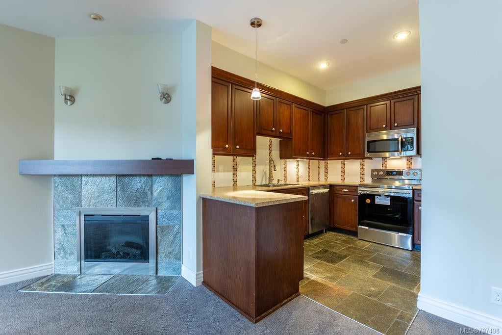 320-1325 Bear Mountain Pkwy
