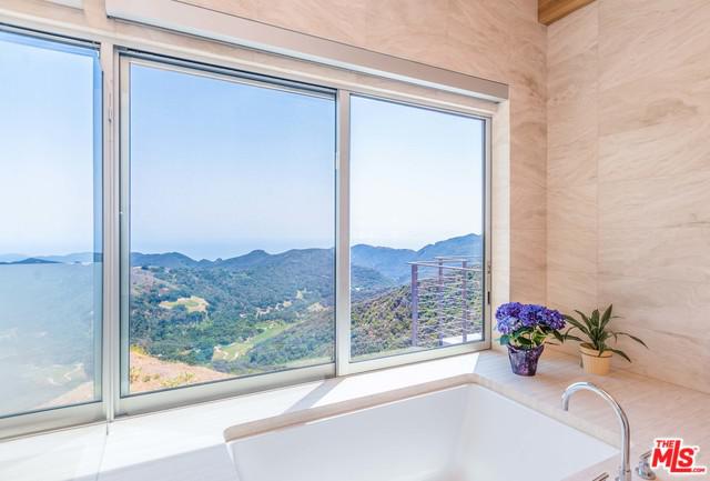 940 Latigo Canyon