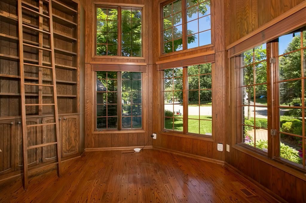 Charming in Eden Prairie!