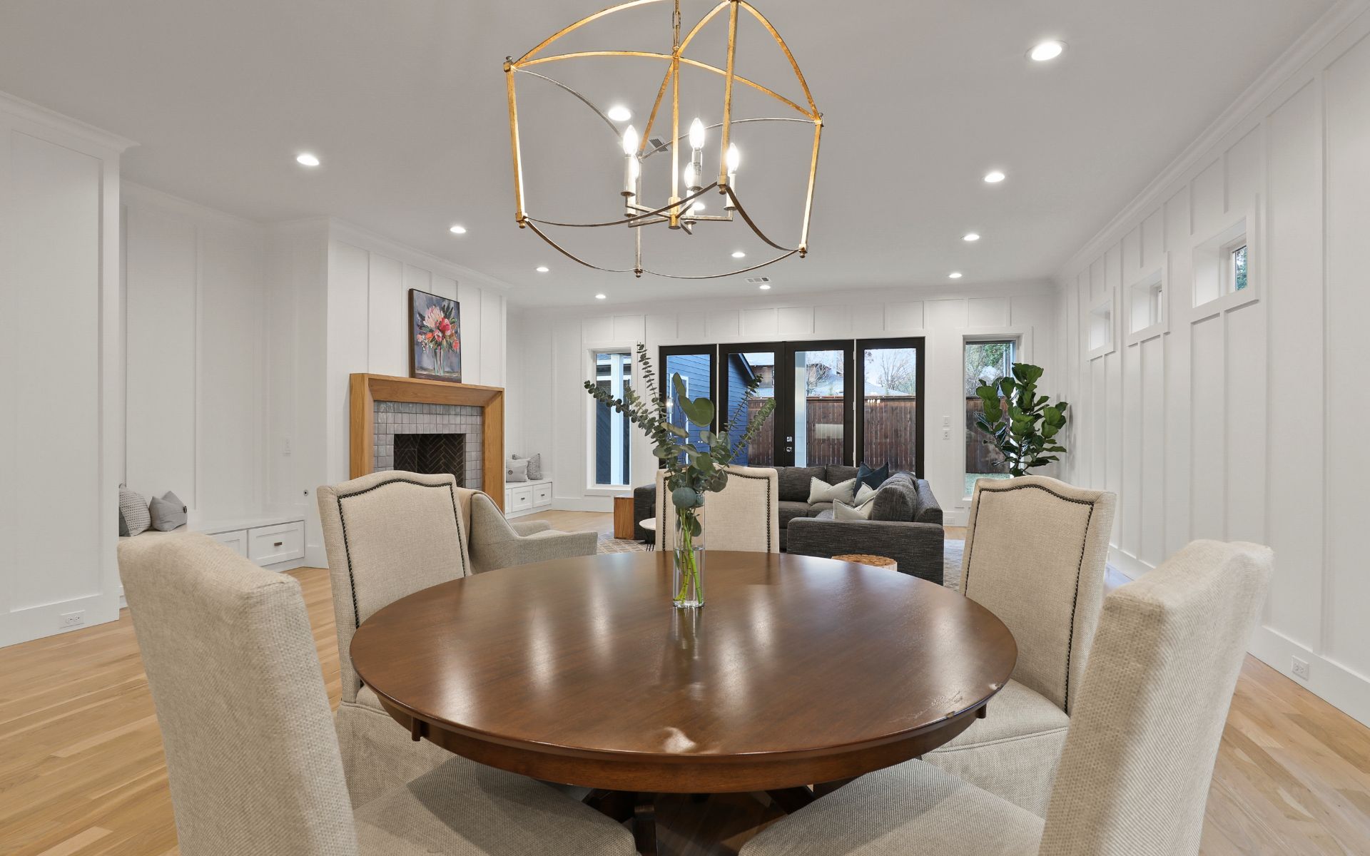 6827 Northridge Dr