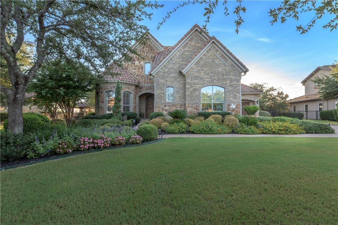1608 Lakecliff Hills Ln