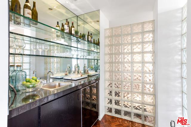 Stunning and Spacious Condominium In The Mirabella