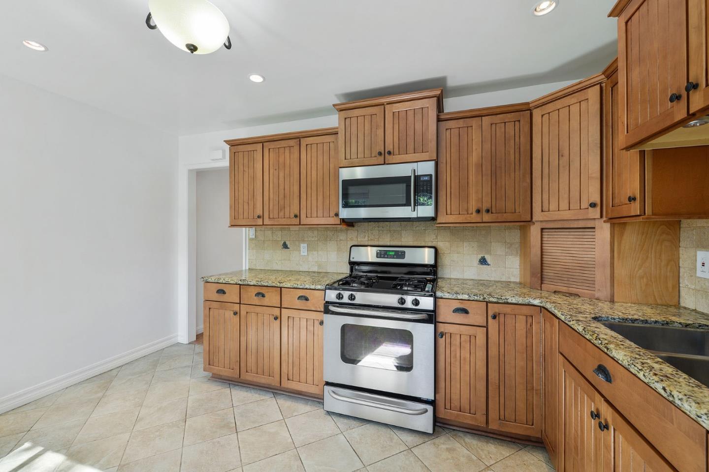 3211 Ensalmo Avenue, Cambrian