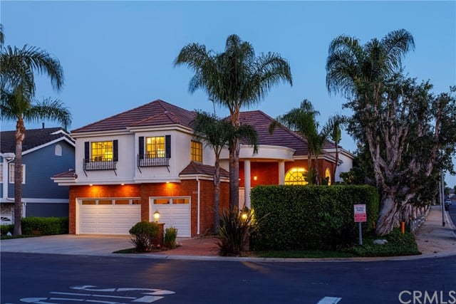 6652 Carriage Circle, Huntington Beach 