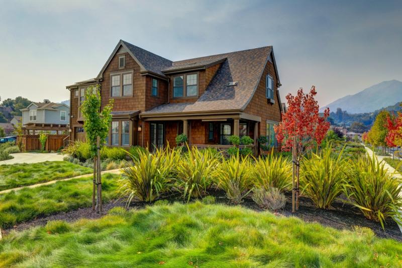 72 Rose Ln