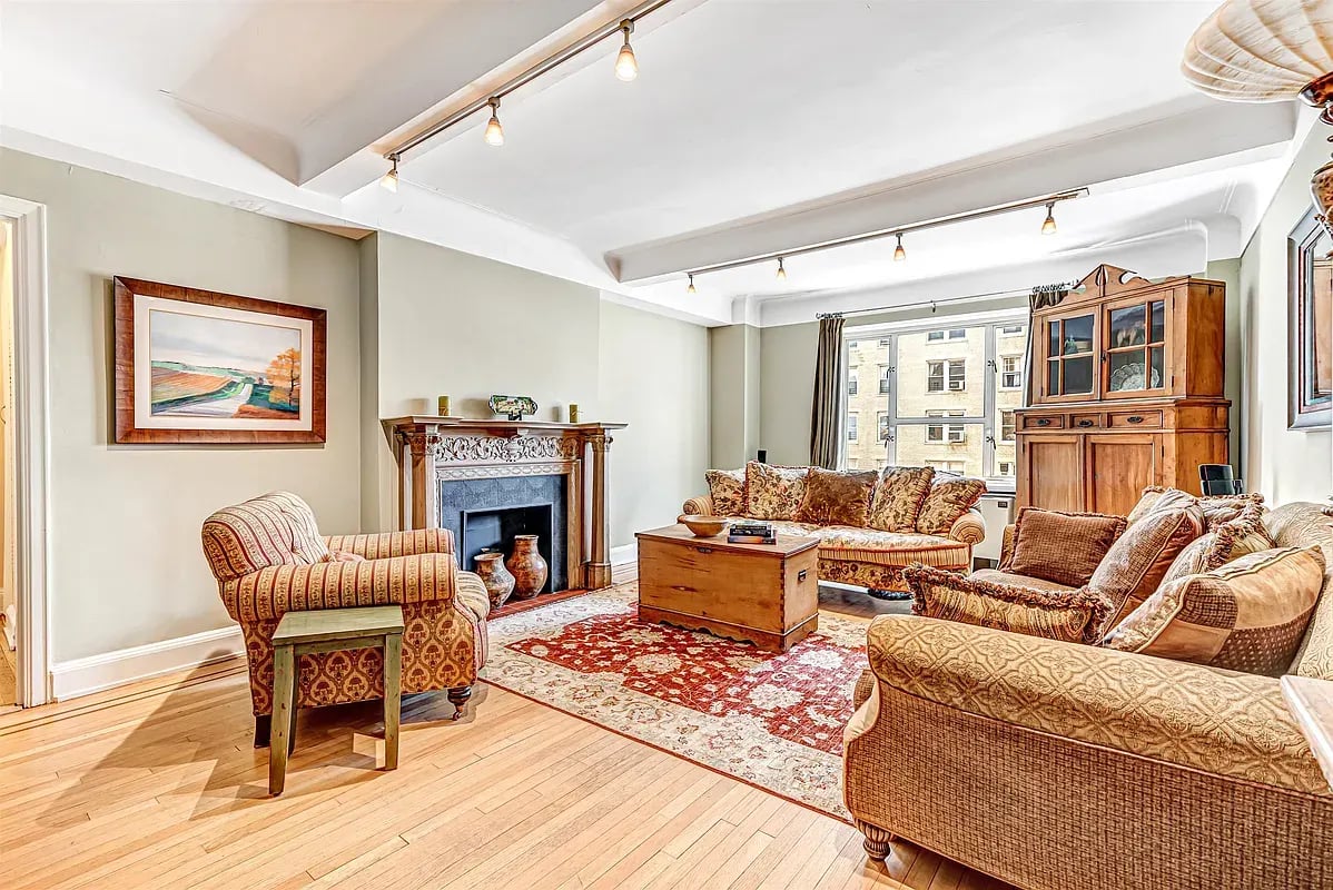 7 West 96th Street Unit: 11C