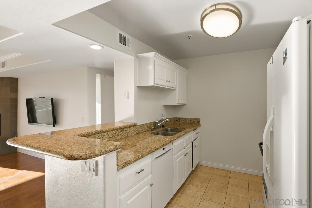 5726 La Jolla Blvd #206