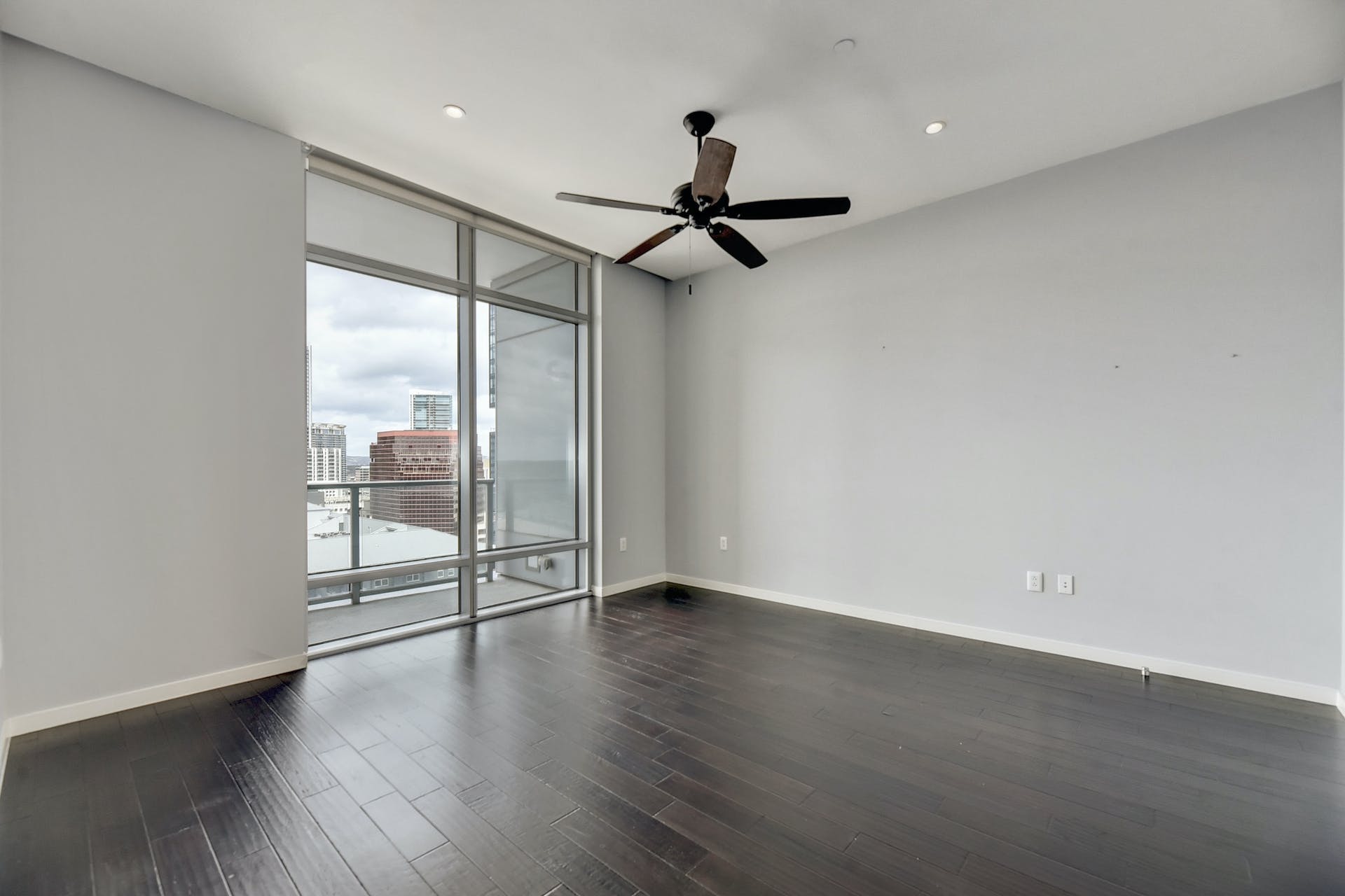 200 Congress Ave #13A