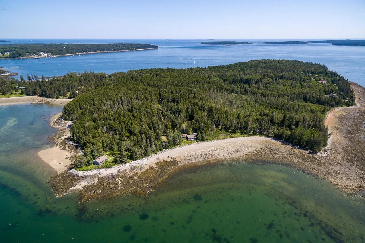 Home for Sale – 186 Lopaus Point Road, Tremont, ME