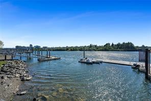 104-300 Waterfront Cres