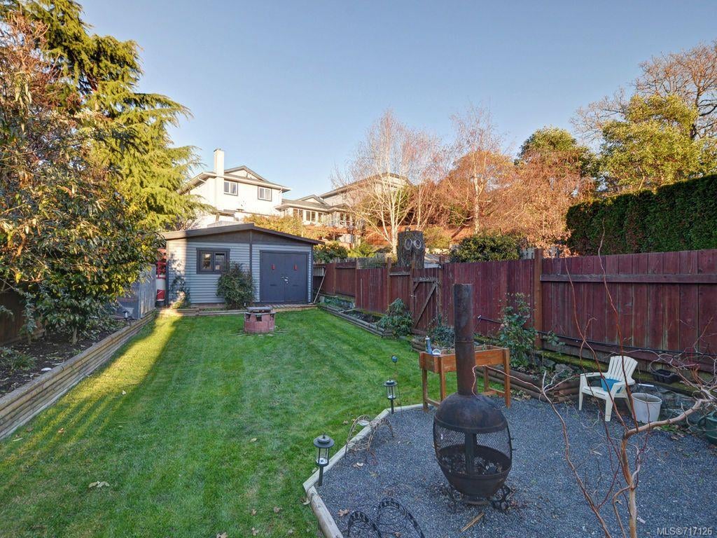 382 Selica Rd, Langford