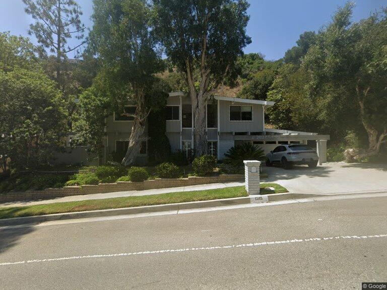 1315 Bienveneda Ave